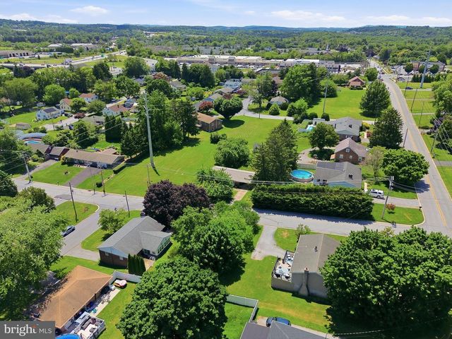 2102 LOUISE AVE, York, PA 17403