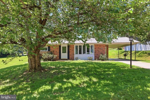 2102 LOUISE AVE, York, PA 17403