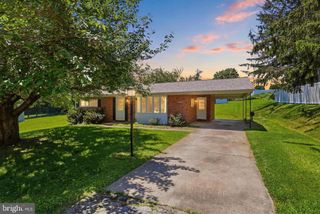 2102 LOUISE AVE, York, PA 17403