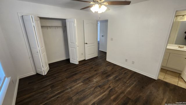 542 PHARIS ST, San Antonio, TX 78237
