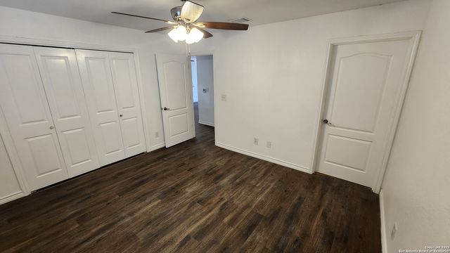 542 PHARIS ST, San Antonio, TX 78237