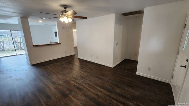 542 PHARIS ST, San Antonio, TX 78237