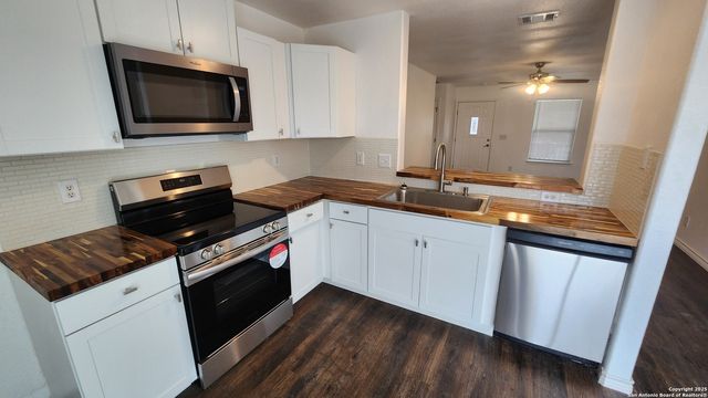 542 PHARIS ST, San Antonio, TX 78237