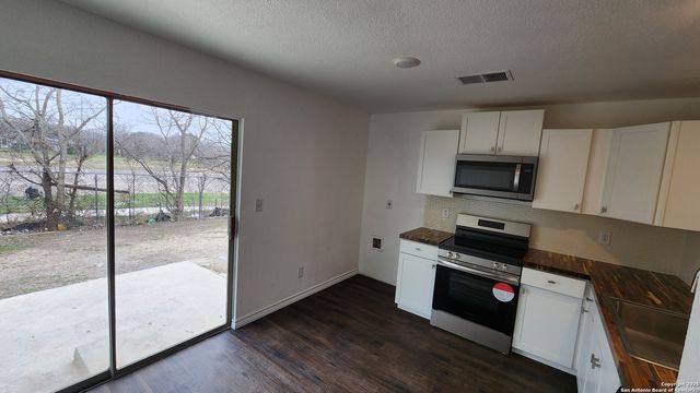 542 PHARIS ST, San Antonio, TX 78237