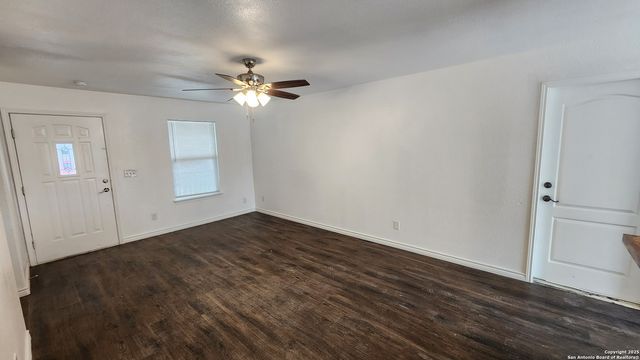 542 PHARIS ST, San Antonio, TX 78237