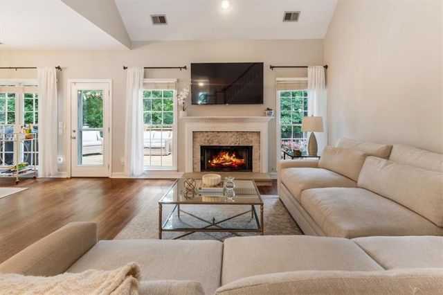 3085 Ivey Oaks Lane, Roswell, GA 30076