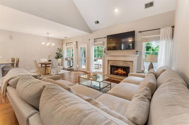 3085 Ivey Oaks Lane, Roswell, GA 30076