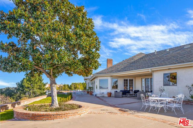 16501 Mulholland Drive, Los Angeles, CA 90049