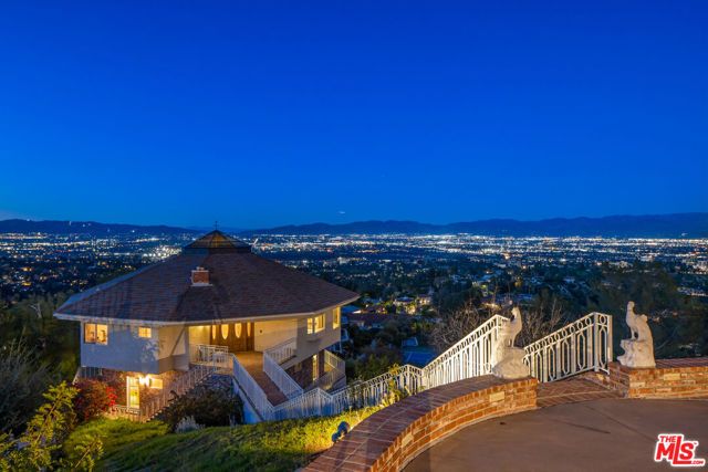 16501 Mulholland Drive, Los Angeles, CA 90049