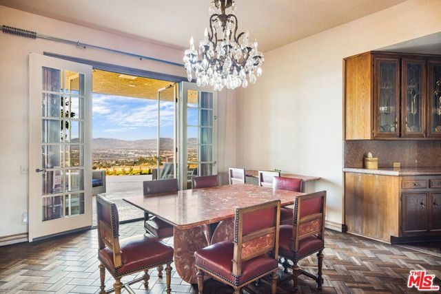 16501 Mulholland Drive, Los Angeles, CA 90049