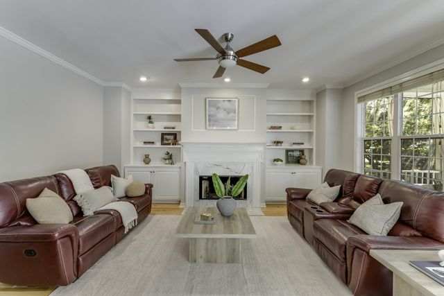 200 Oak Point Landing Drive, Mount Pleasant, SC 29464