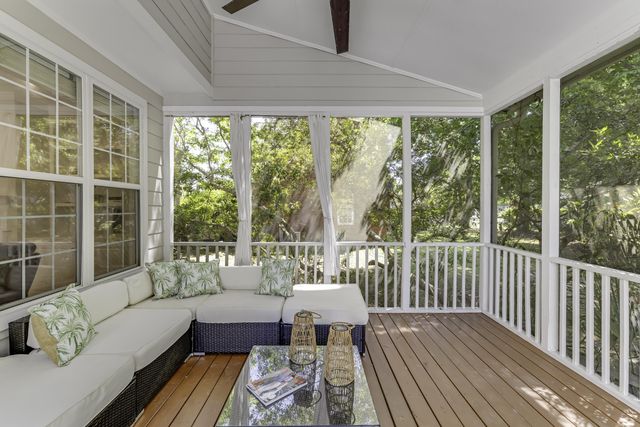 200 Oak Point Landing Drive, Mount Pleasant, SC 29464