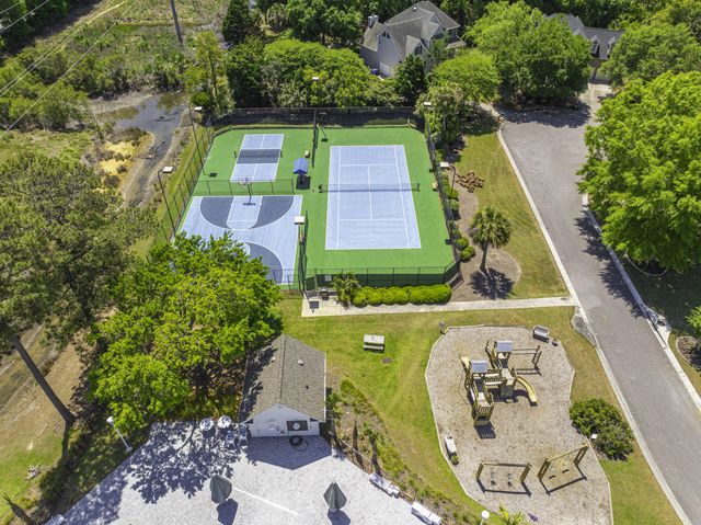 200 Oak Point Landing Drive, Mount Pleasant, SC 29464