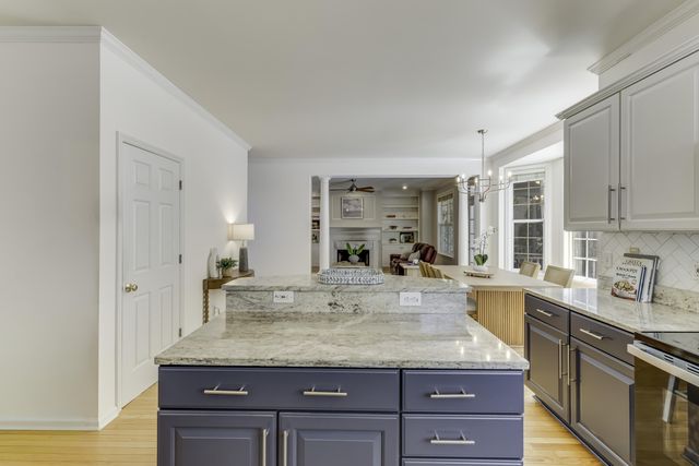200 Oak Point Landing Drive, Mount Pleasant, SC 29464