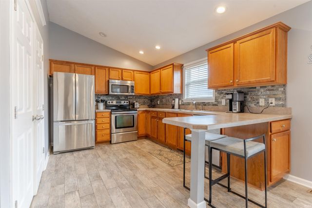 5768 Garden Valley Road, Newburgh, IN 47630