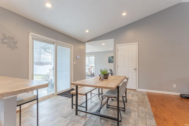 5768 Garden Valley Road, Newburgh, IN 47630