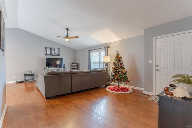 5768 Garden Valley Road, Newburgh, IN 47630