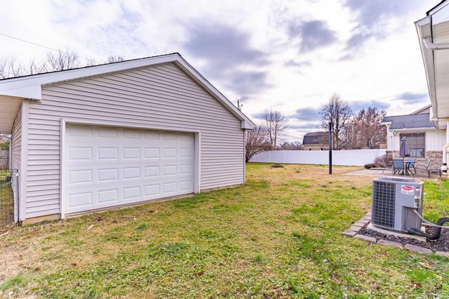 5768 Garden Valley Road, Newburgh, IN 47630