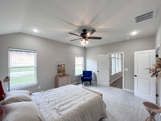 1209 S Stewart Street, Bolivar, MO 65613