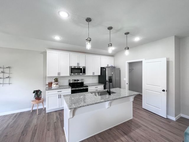 1209 S Stewart Street, Bolivar, MO 65613