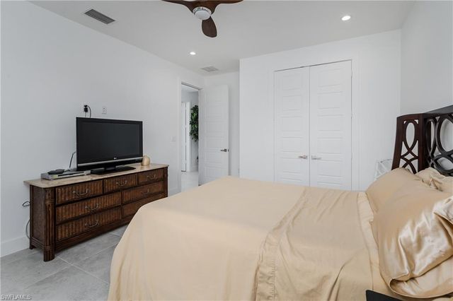 18355 Fairmont DR, Naples, FL 34114
