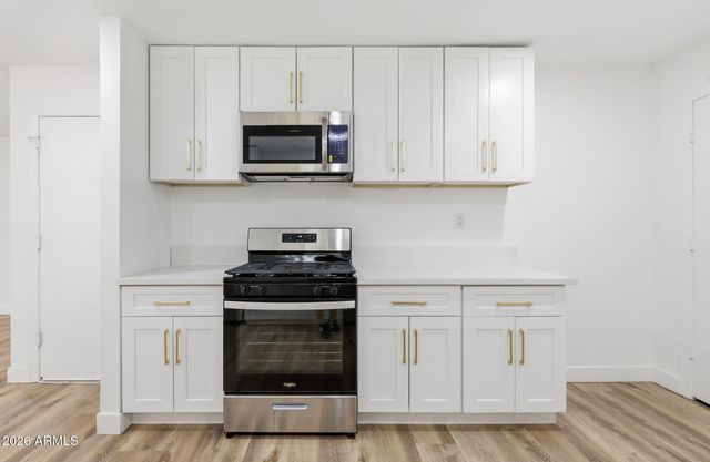 4136 W CARON Street, Phoenix, AZ 85051