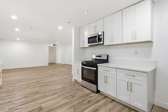 4136 W CARON Street, Phoenix, AZ 85051
