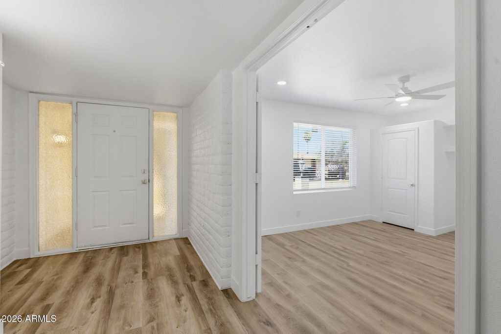 4136 W CARON Street, Phoenix, AZ 85051 — photo 5