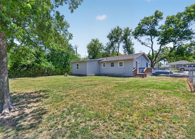 610 Jefferson Avenue, Princeton, TX 75407