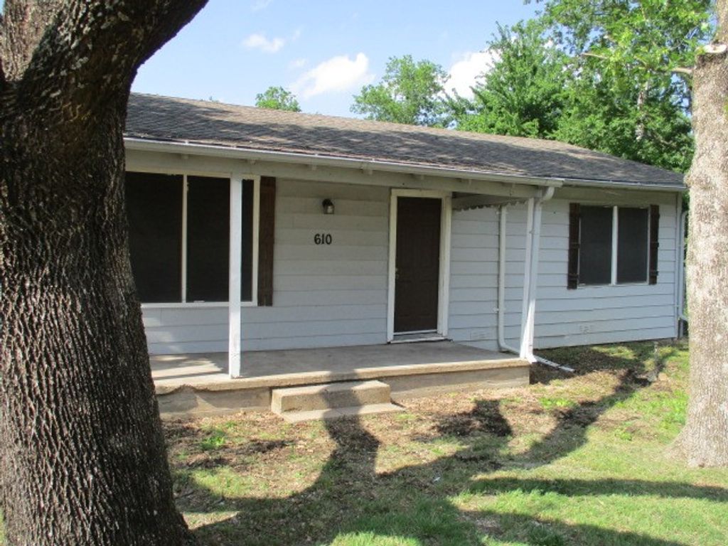 610 Jefferson Avenue, Princeton, TX 75407