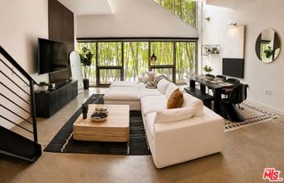 803 Wilcox Avenue 2, Los Angeles, CA 90038