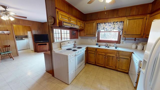 315 Highwood Cir, Paris, TN 38242