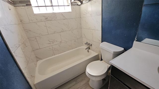 12819 Cape Hyannis Drive, Houston, TX 77048