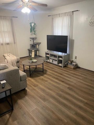 300 S Ozark Street, Girard, KS 66724