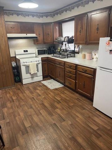 300 S Ozark Street, Girard, KS 66724