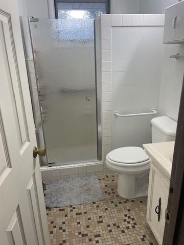 300 S Ozark Street, Girard, KS 66724