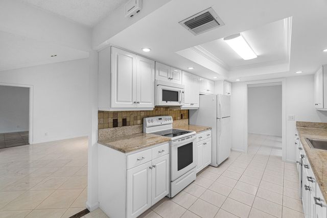 5635 Kiowa Circle, Boynton Beach, FL 33437