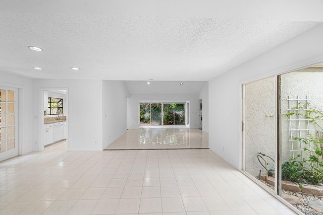 5635 Kiowa Circle, Boynton Beach, FL 33437
