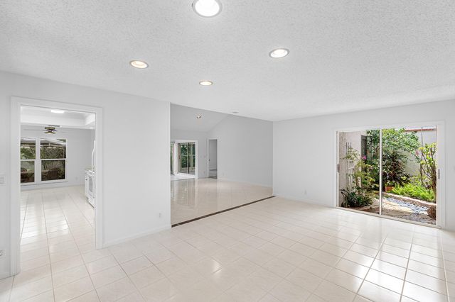 5635 Kiowa Circle, Boynton Beach, FL 33437