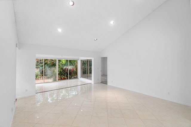 5635 Kiowa Circle, Boynton Beach, FL 33437