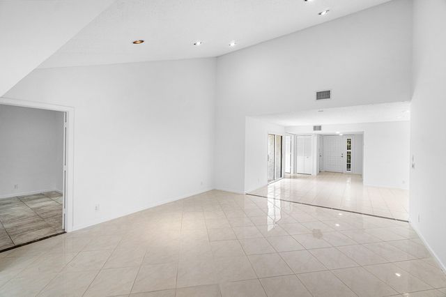 5635 Kiowa Circle, Boynton Beach, FL 33437