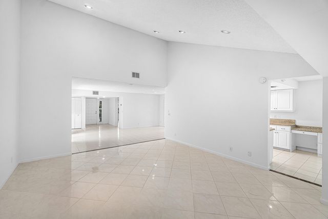 5635 Kiowa Circle, Boynton Beach, FL 33437