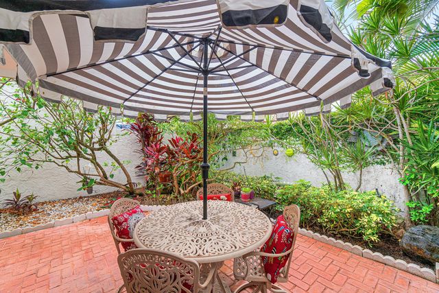5635 Kiowa Circle, Boynton Beach, FL 33437