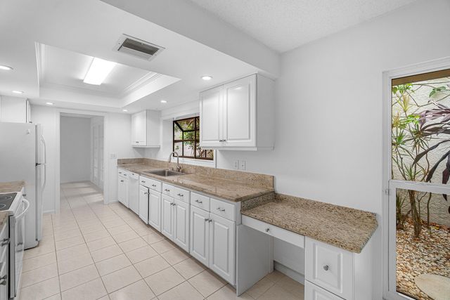 5635 Kiowa Circle, Boynton Beach, FL 33437