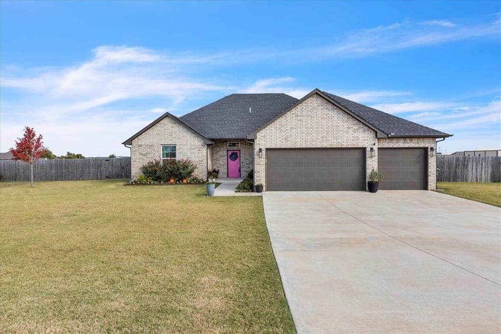 8810 Summit View Lane, Edmond, OK 73025