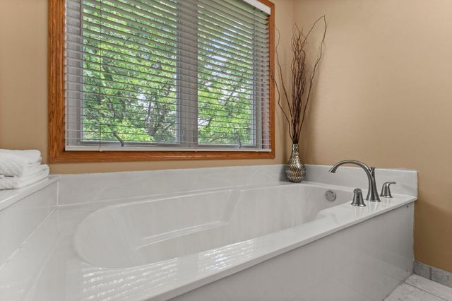2624 91st Crescent N, Brooklyn Park, MN 55443