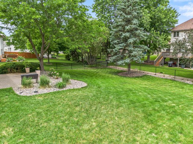 2624 91st Crescent N, Brooklyn Park, MN 55443