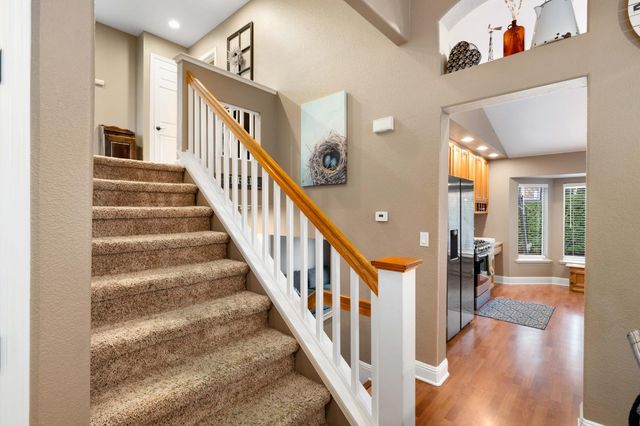 8810 Laguna Star Dr, Elk Grove, CA 95758