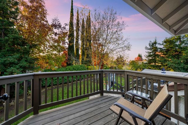 8810 Laguna Star Dr, Elk Grove, CA 95758