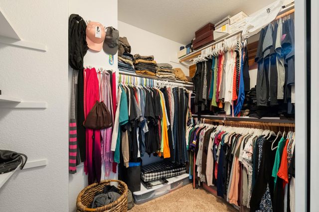 8810 Laguna Star Dr, Elk Grove, CA 95758